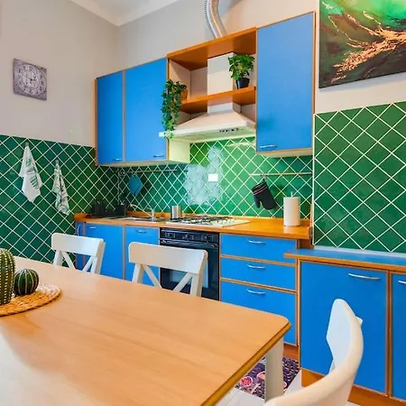 The Garden Centro Storico + Free Parking + Wi-fi * Reggio Emilia