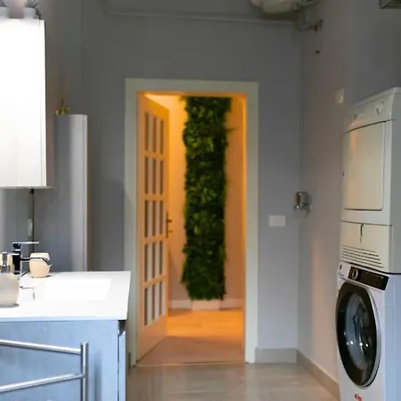 The Garden Centro Storico + Free Parking + Wi-fi * Reggio Emilia