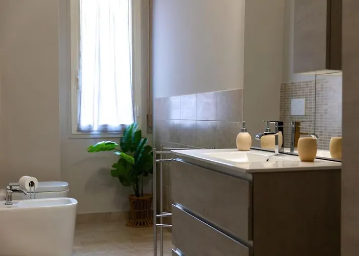 [the Garden] Centro Storico + Free Parking + Wi-fi Reggio nell'Emilia