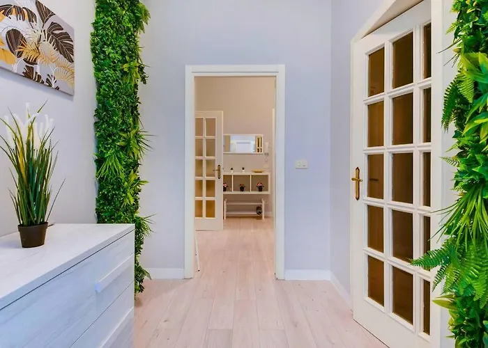 The Garden Centro Storico + Free Parking + Wi-fi Apartament Reggio nell'Emilia